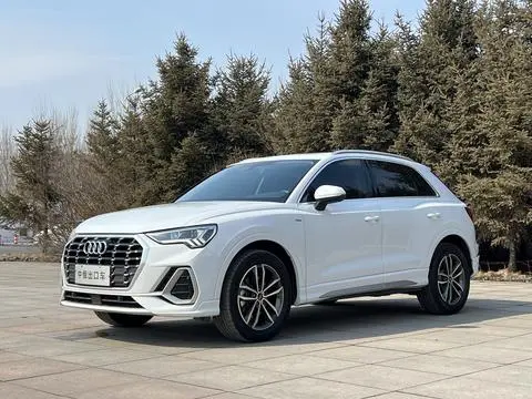 Audi Q3 2022 35 TFSI aggressive and dynamic