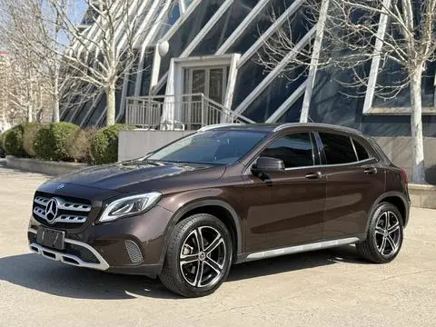Mercedes-BenzGLA 2018 GLA 200 Fashion Model