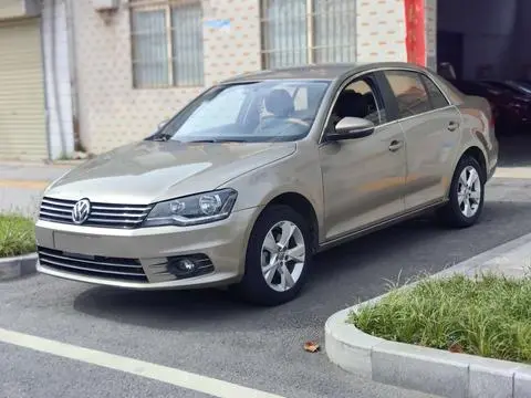 Bora 2015 Premium Edition 1.6L Manual Fashion Model