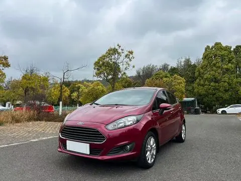 Carnival 2013 hatchback 1.5L automatic stylish model
