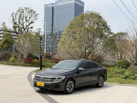 Sagitar 2024 300TSI DSG Flyover Edition