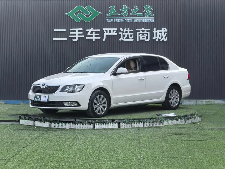 Superb 2013 1.4TSI DSG Gentleman Edition