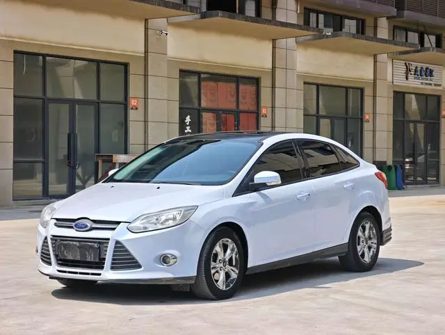 Focus 2012 sedan 1.6L automatic comfort type