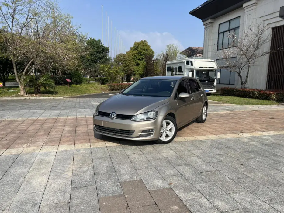 Golf 2015 1.6L automatic fashion model