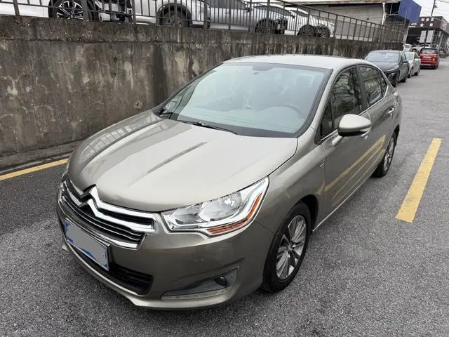 Citroen C4L 2015 1.8L manual leading version