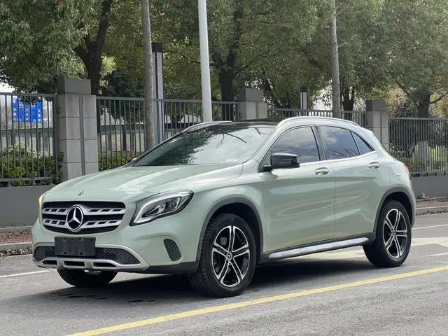 Mercedes-BenzGLA 2018 GLA 200 Fashion Model