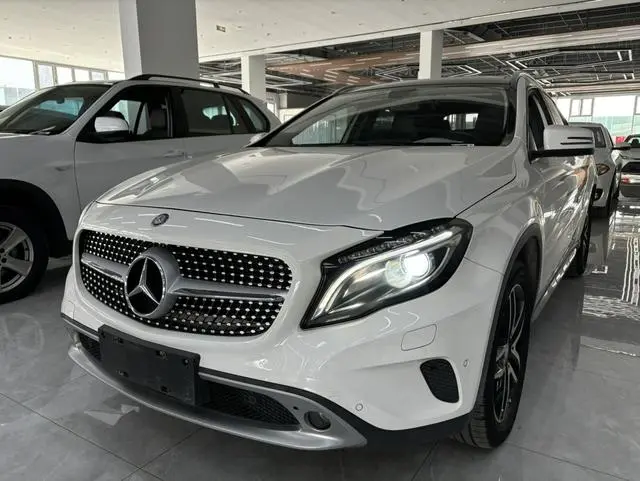 Mercedes-BenzGLA 2015 GLA 200 Fashion Model