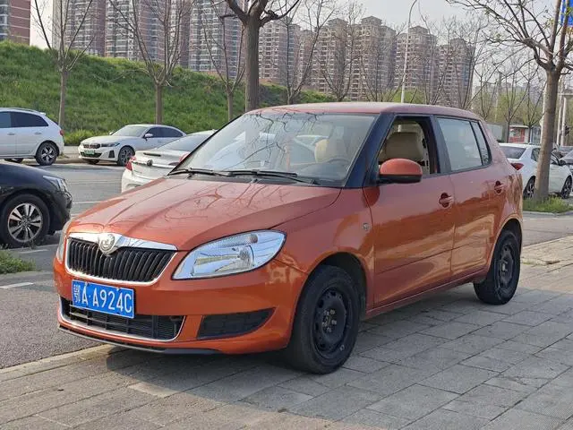 Fabia 2014 1.4L Automatic Crystal Edition