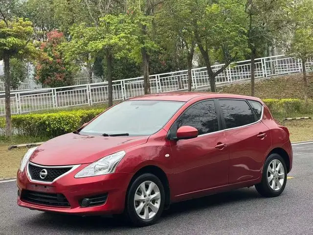 Tiida 2014 1.6L CVT comfort model