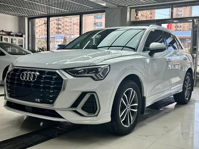 Audi Q3 2022 35 TFSI aggressive and dynamic