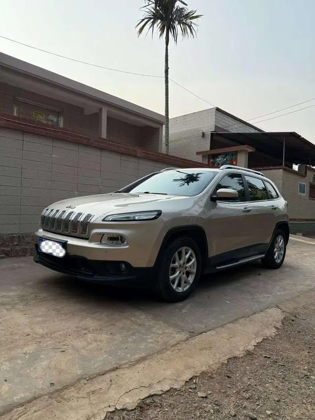 Liberty Light 2016 2.0L Leading Edition