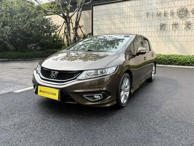 Jade 2013 1.8L automatic comfort version 5 seats