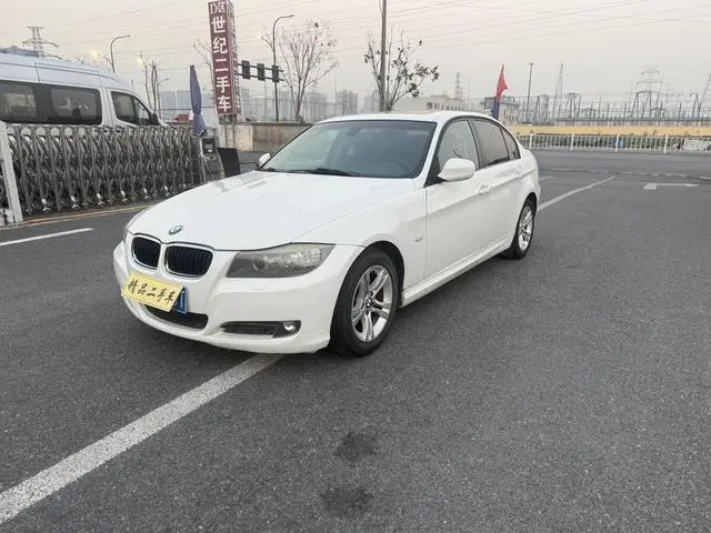 BMW 3 Series 2012 318i Leading Model