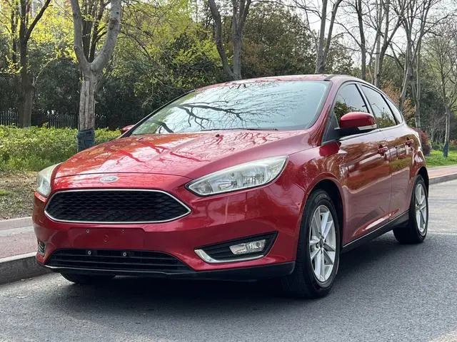 Focus 2015 hatchback 1.6L automatic fashion model