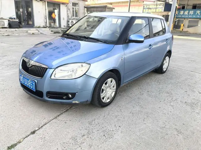Fabia 2011 1.4L automatic crystal version