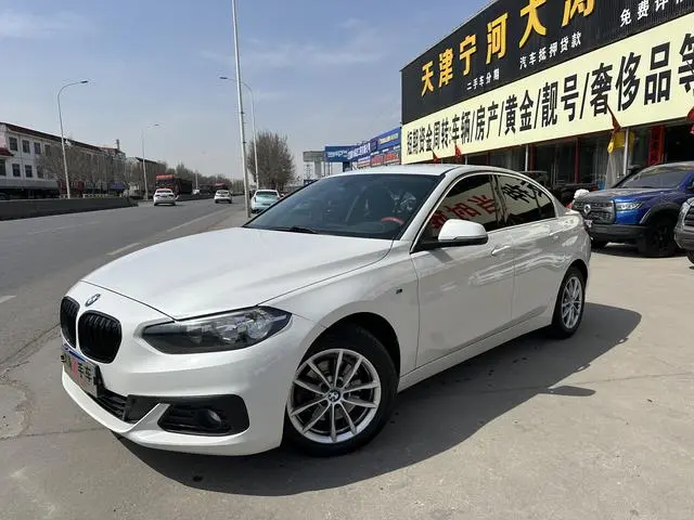BMW 1 Series 2017 118i Fashion Model