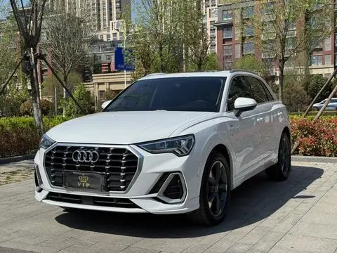 Audi Q3 2022 35 TFSI Fashionable and Dynamic