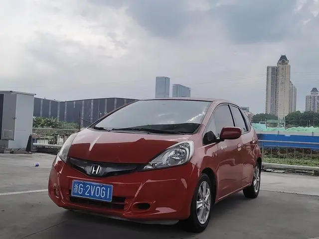 Fit 2011 1.5L automatic luxury version