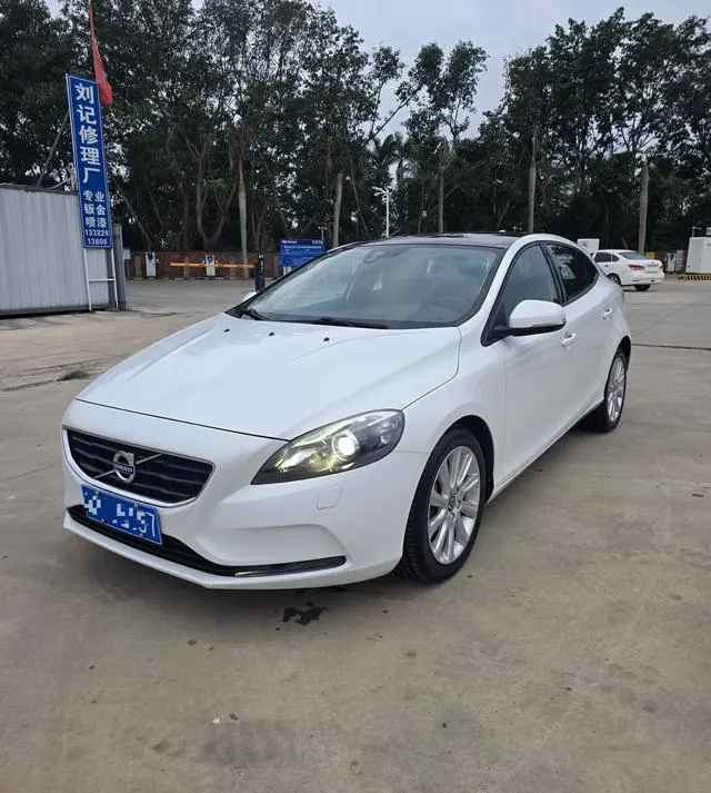 Volvo V40 2016 T3 Zhiyi Edition