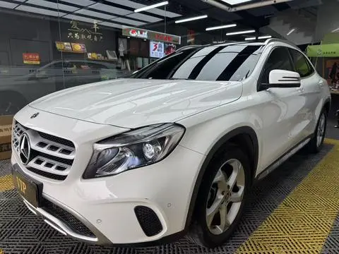 Mercedes-BenzGLA 2019 GLA 200 Dynamic