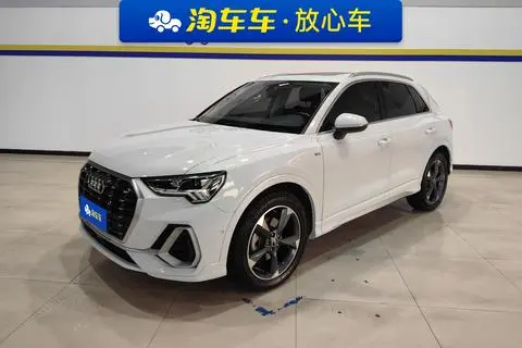 Audi Q3 2022 35 TFSI Fashionable and Dynamic