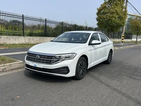 Sagitar 2025 200TSI DSG Flyover Edition
