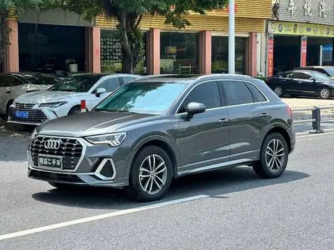 Audi Q3 2020 35 TFSI aggressive and dynamic