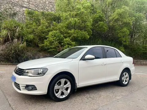 Bora 2014 1.6L automatic comfort model