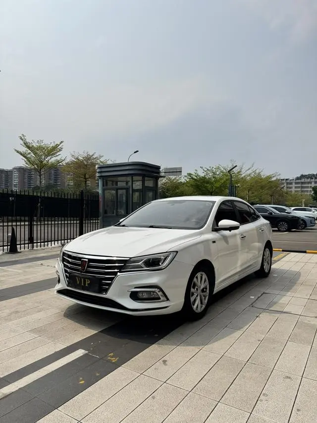 Roewe i5 2019 1.5L automatic 4G Internet leading version National VI