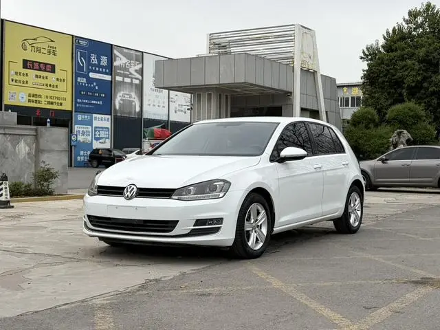 Golf 2015 1.6L manual fashion model
