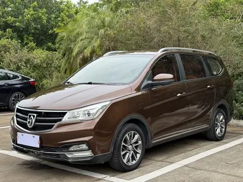 Baojun 730 2017 1.5T manual fashion 7 seats National V
