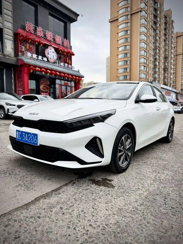 Kia K3 2023 1.5L IVT Deluxe Edition