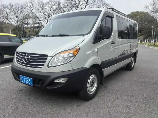 Xingrui 2024 2.5T manual long-axis express twin high-top 5/6/7 seats
