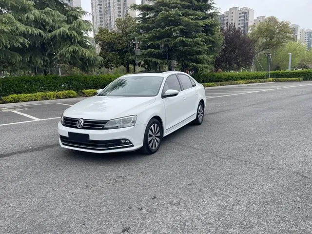 Sagitar 2017 180TSI automatic leading model