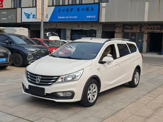 Baojun 310W 2019 1.5L automatic fashion model National VI