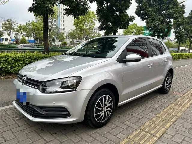 Polo 2016 1.4L automatic fashion model