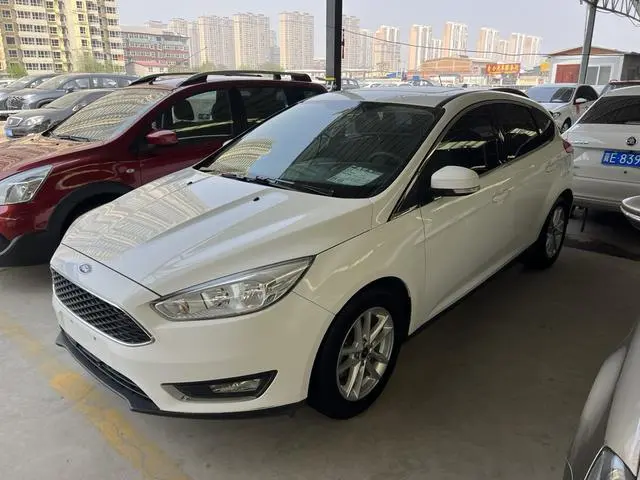 Focus 2017 hatchback 1.6L automatic stylish smart mobility version
