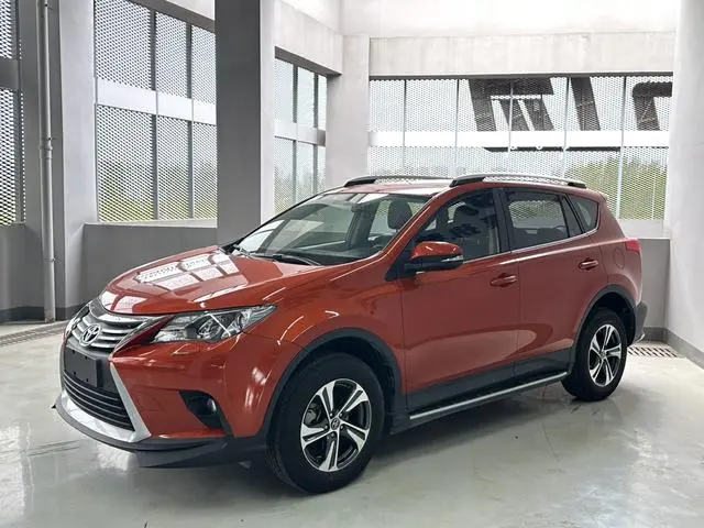RAV4 Rongfang 2015 2.0L CVT two-wheel drive fashion version
