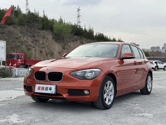 BMW 1 Series (imported) 2013 facelift 116i leading model