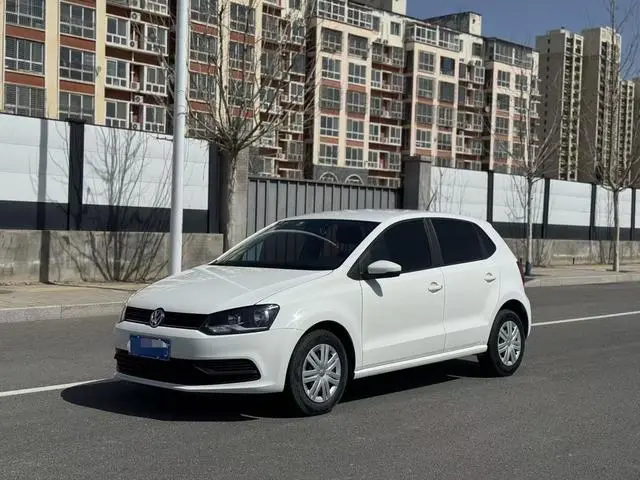 Polo 2016 1.4L automatic fashion model