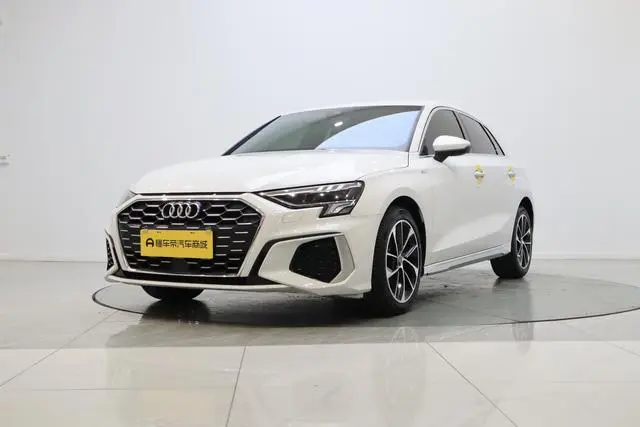 Audi A3 2022 Sportback 35 TFSI aggressive sports model