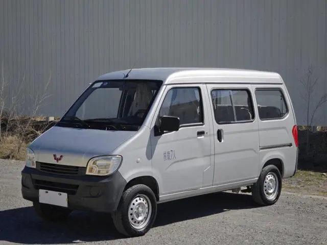 Wuling Light 2023 1.5L Practical 5/7 Seats LAR