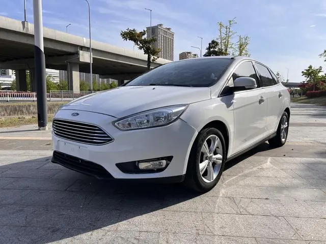Focus 2015 sedan 1.6L automatic comfort type