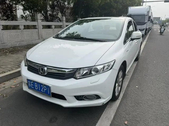 Civic 2013 10th Anniversary 1.8L Automatic Deluxe Edition