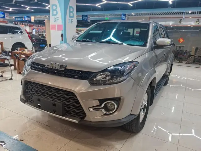 Yuhu 3 2018 2.5T diesel two-wheel drive luxury version standard wheelbase