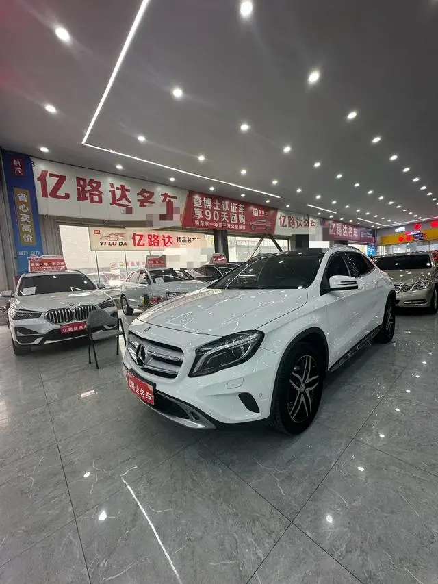 Mercedes-BenzGLA 2016 GLA 200 Fashion Model
