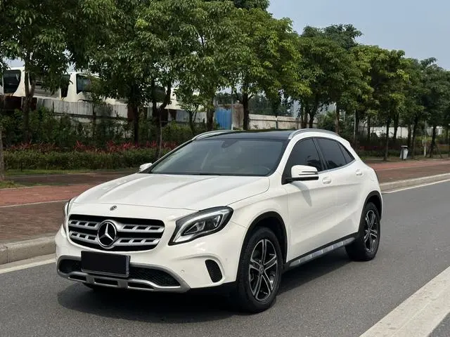 Mercedes-BenzGLA 2018 GLA 200 Fashion Model