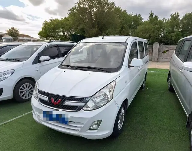 Wuling Rongguang V 2016 1.2L standard model