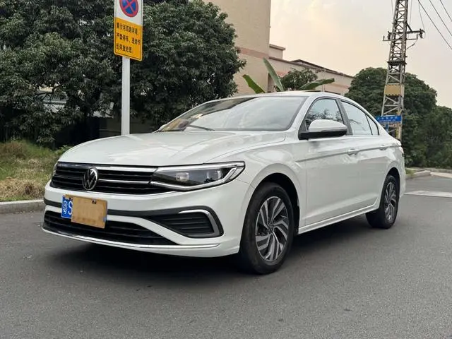 Bora 2025 200TSI DSG Yue Xing Navigation Edition