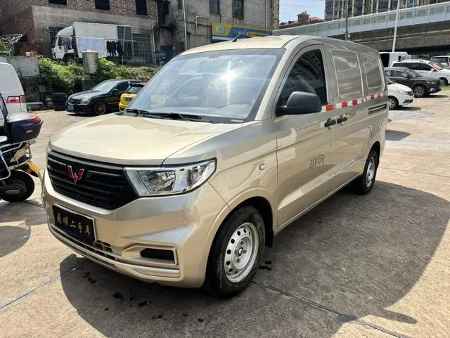 Wuling Hongguang V 2021 1.5L manual version with sealed windows
